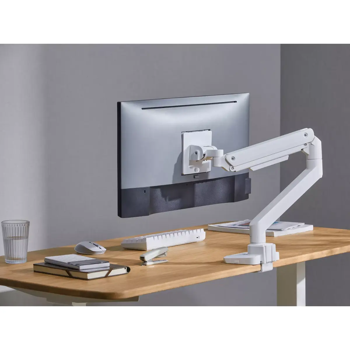 Monitoru galda stiprinājums Equip 17"-49" Photo 9
