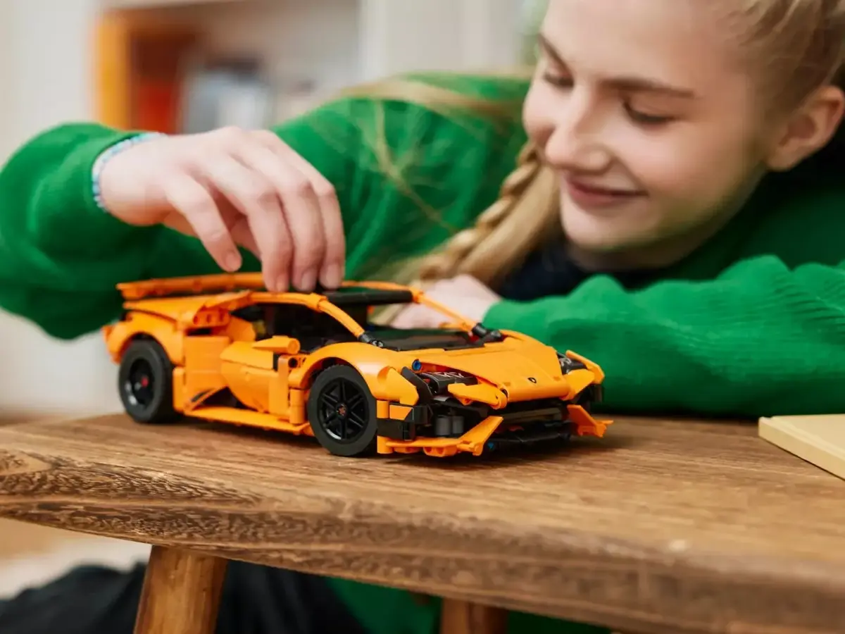 LEGO Technic Lamborghini Huracán Tecnica 42196 modelis Photo 9