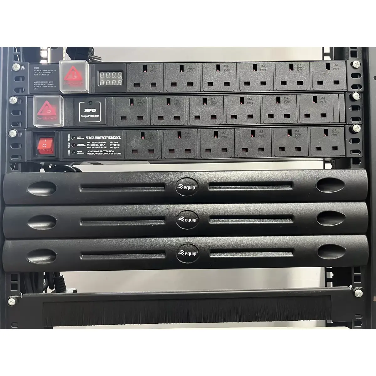 Blank panel Equip 19" 1U Toolfree Black Photo 5