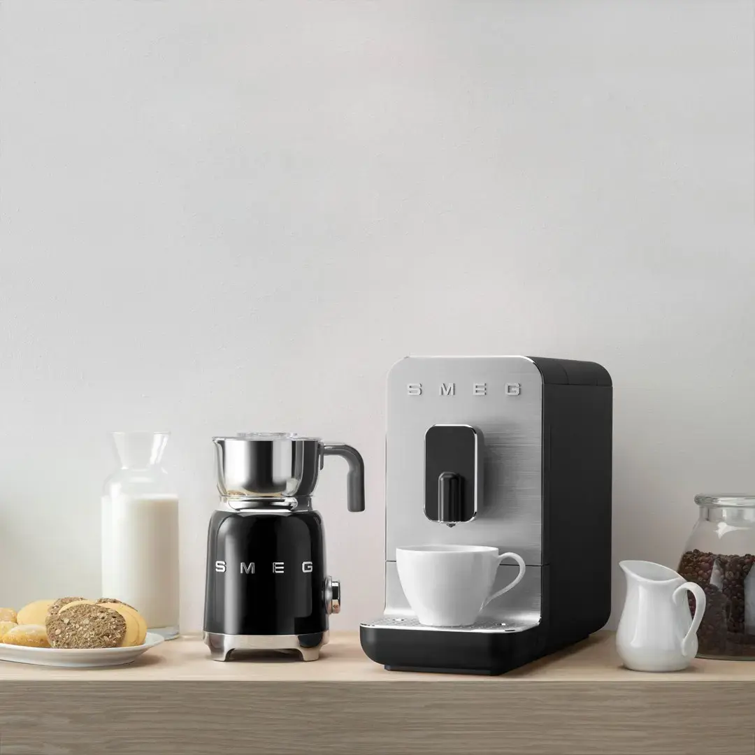 Кофемашина Smeg BCC11BLMEU с функцией пара Photo 24