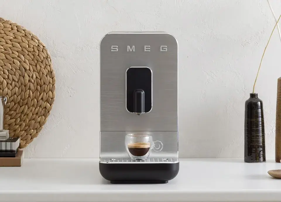 Кофемашина Smeg BCC11BLMEU с функцией пара Photo 34