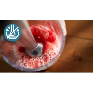 Anti-splash blade guard keeps you and your kitchen clean