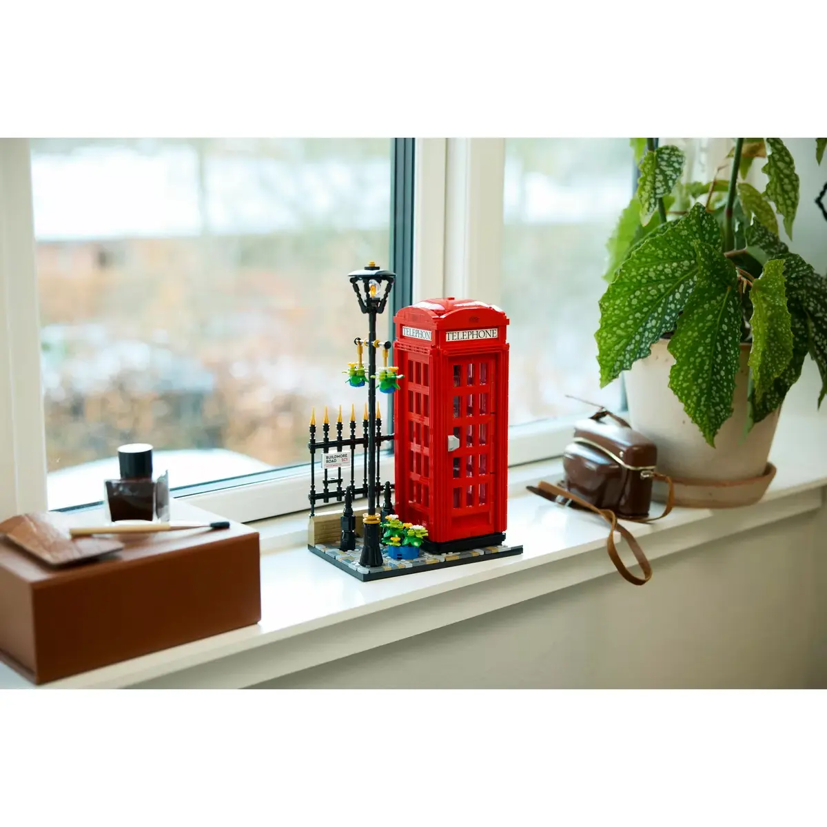 Конструктор LEGO Red London Telephone Box 21347 Photo 22