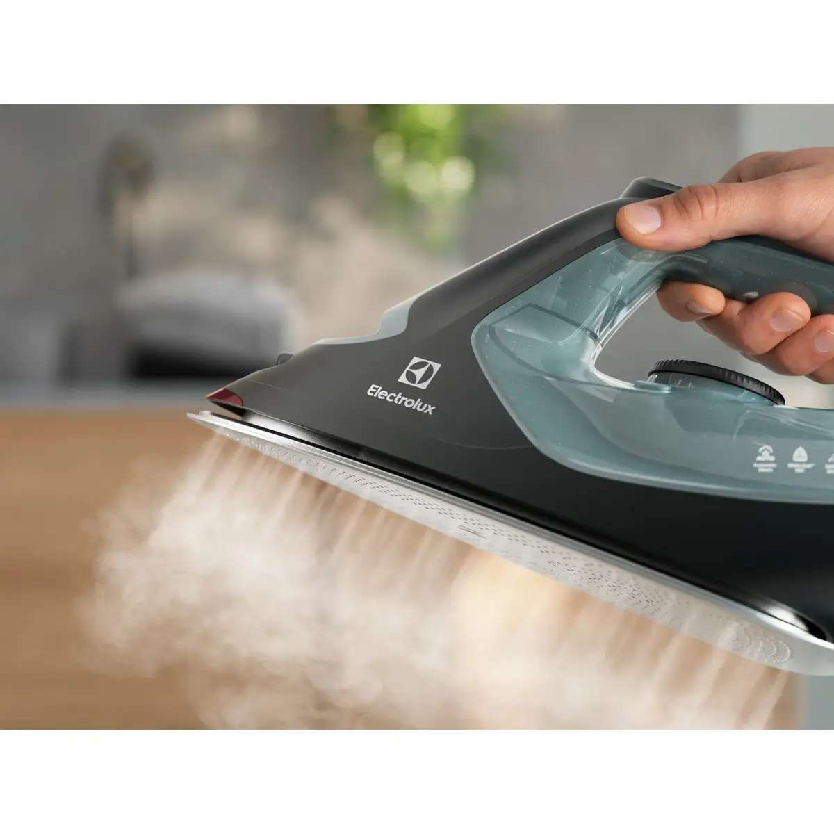 Утюг Electrolux E7SI2-6OG Photo 3