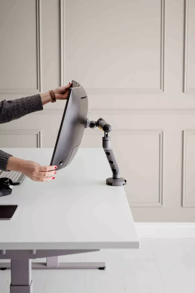 Desk Mount BakkerElkhuizen BE Flexible Single Photo 3