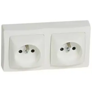 Розетка Legrand 086076 — одиночная настенная электрическая розетка