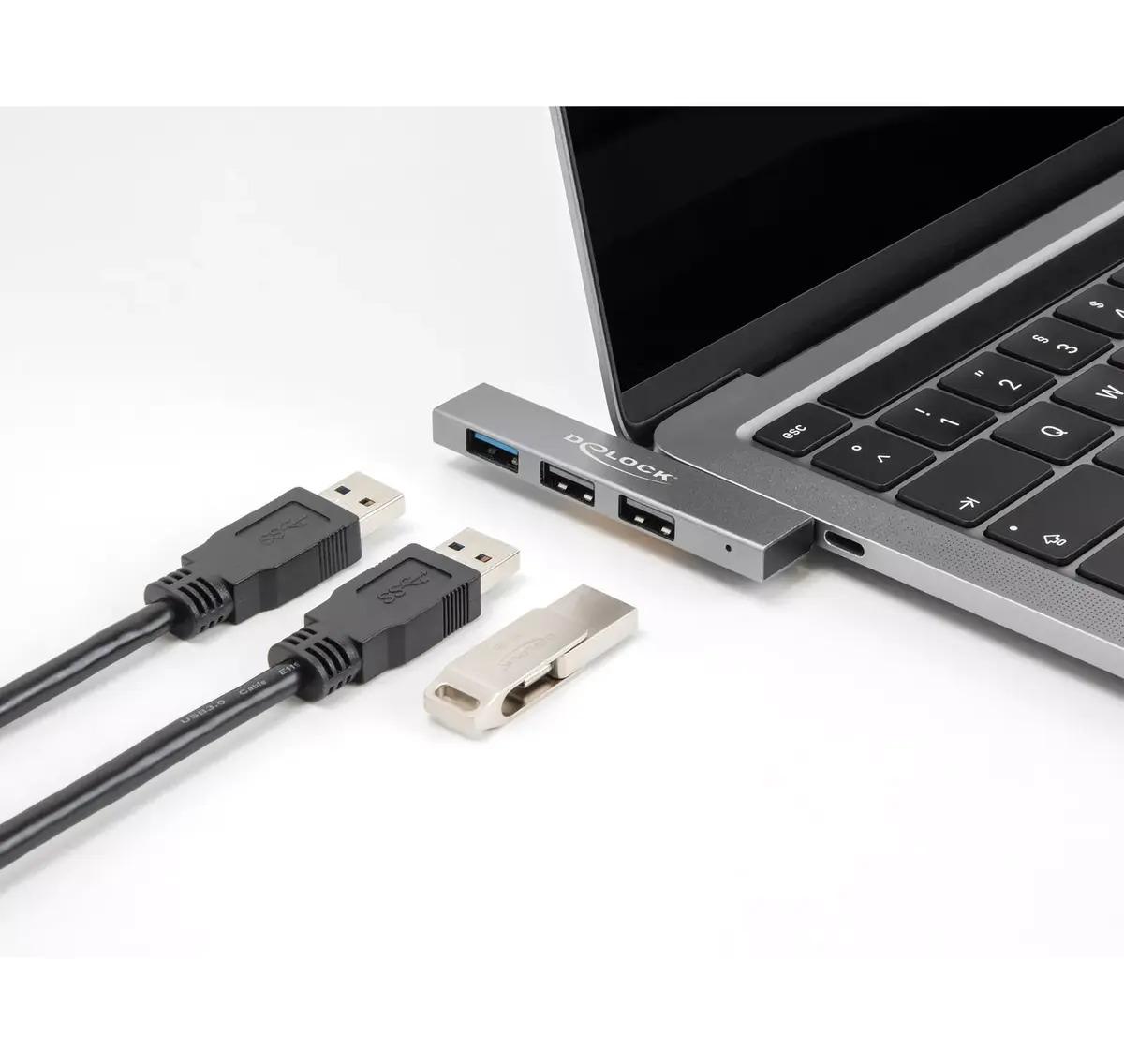 DeLOCK 3 Port Slim USB Hub Photo 3