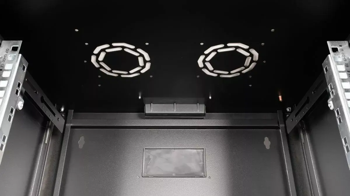 Sienas montāžas plaukts Equip Pro Mount 19' Cabinet Photo 5