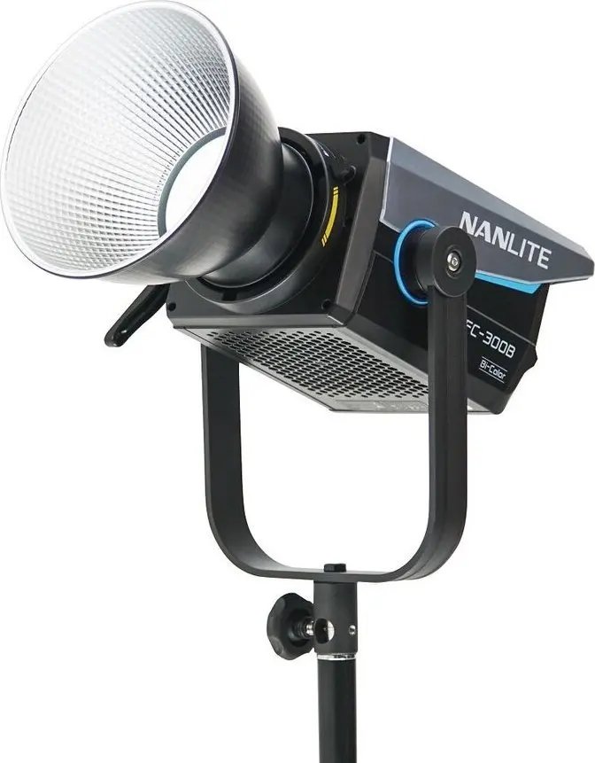 LED divkrāsu spot Nanlite FC-300B 300W
