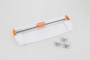 PEACH Paper Trimmer PC200-10 A4 3-in-1 — A4 cutting board with 3 cutting types