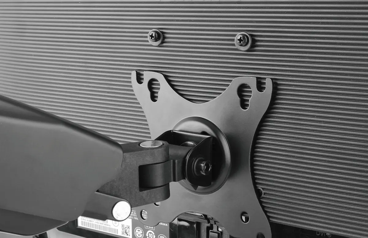 Manhattan Desk Mount for TV and Monitors Photo 7