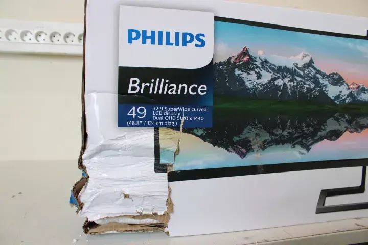 Philips 499P9H/00 48,8" SuperWide изогнутый монитор Photo 2