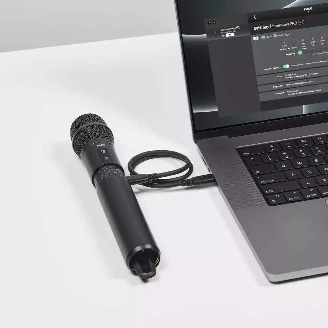 Rokā turams kondensatora mikrofons RØDE Interview Pro Photo 6