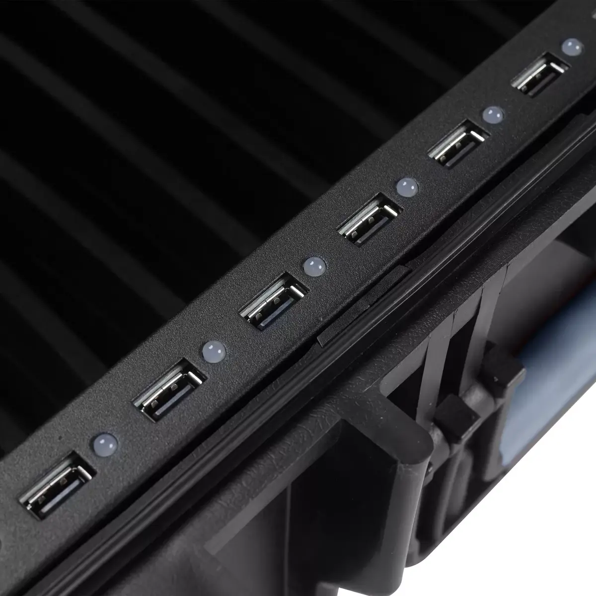 DICOTA D31898-V1 tablet charger — 14×USB, IP67 Photo 8