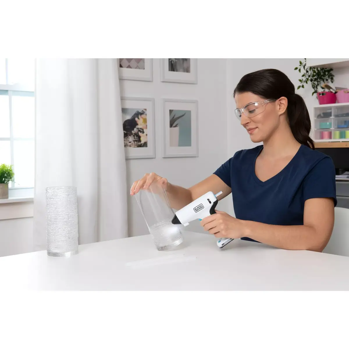Hot glue gun Black & Decker BCGL115-XJ Photo 6