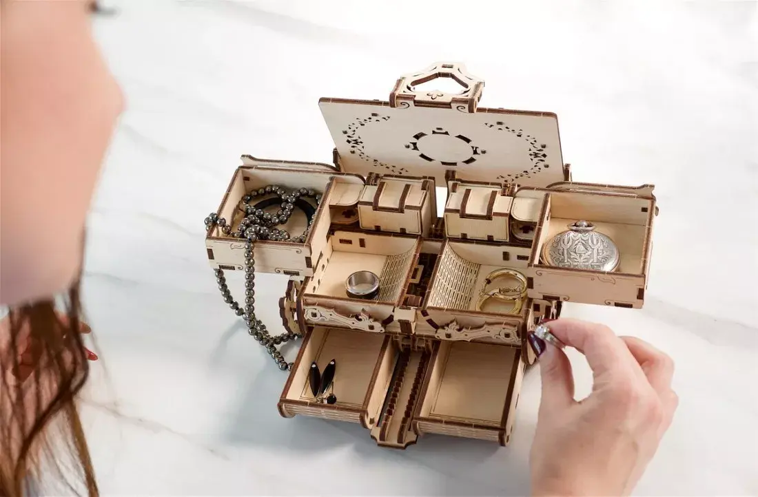 3D Puzzle UGears Antique Box Photo 9