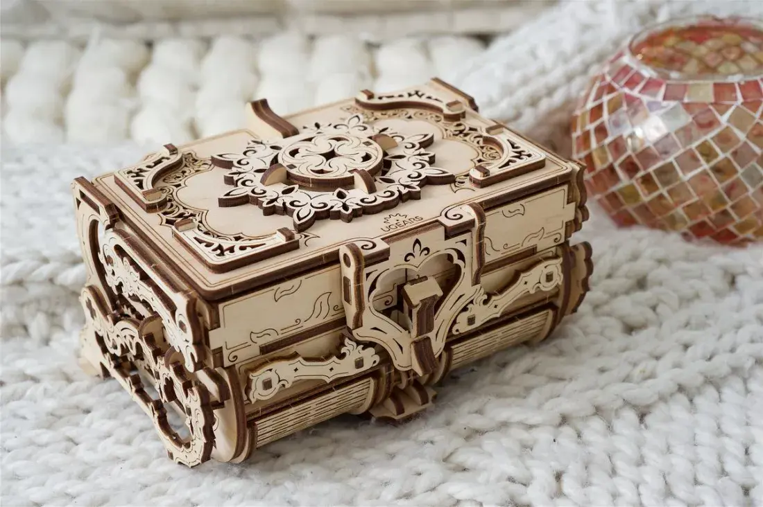 3D Puzzle UGears Antique Box Photo 10