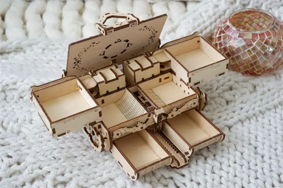 3D Puzzle UGears Antique Box Photo 11