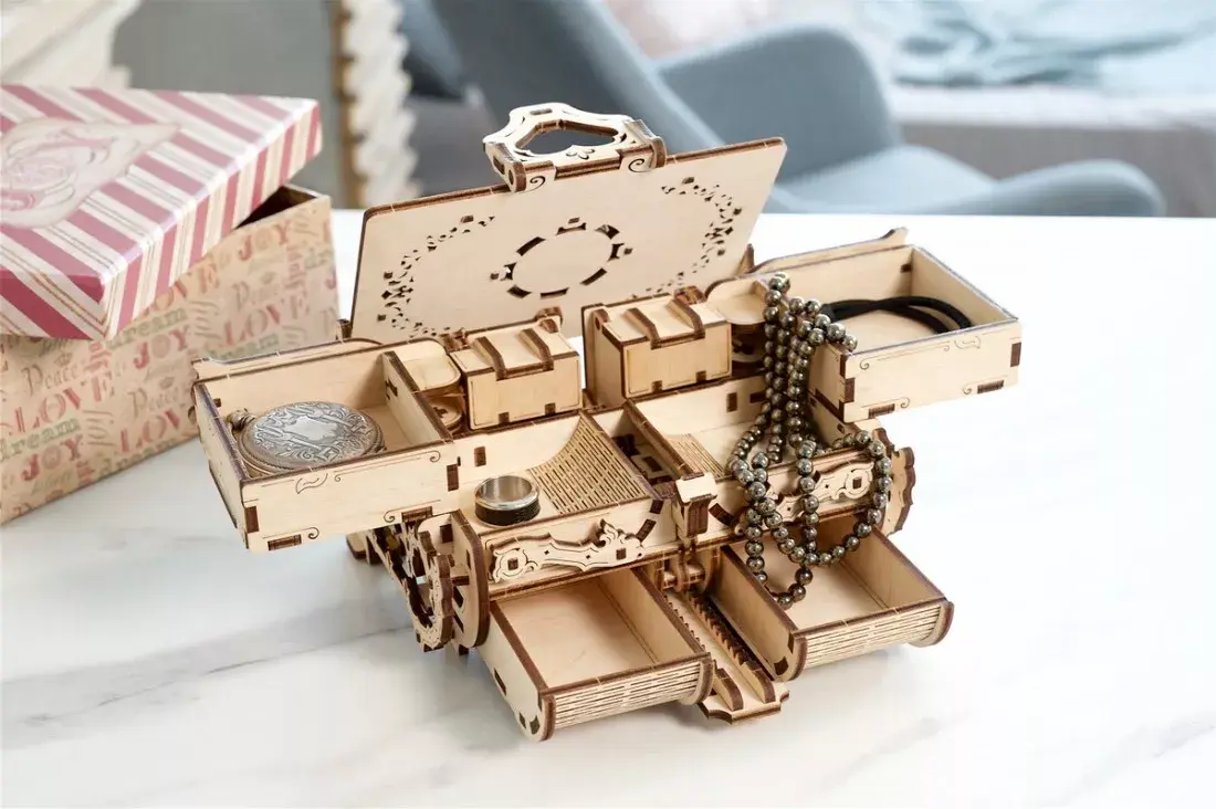 3D Puzzle UGears Antique Box Photo 12