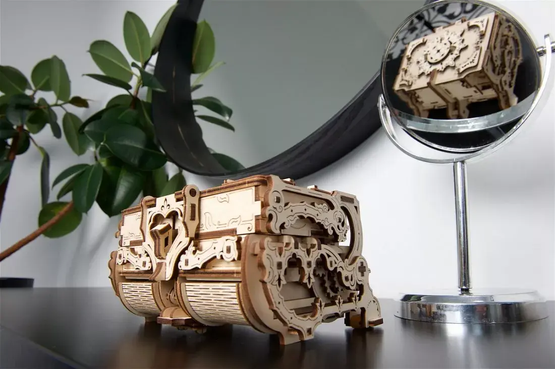 3D Puzzle UGears Antique Box Photo 14