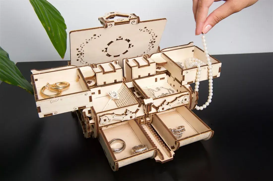 3D Puzzle UGears Antique Box Photo 15