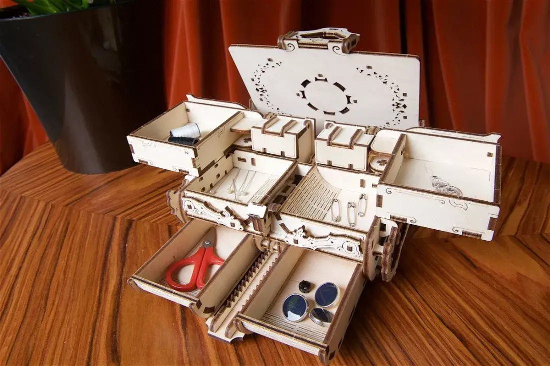 3D Puzzle UGears Antique Box Photo 17