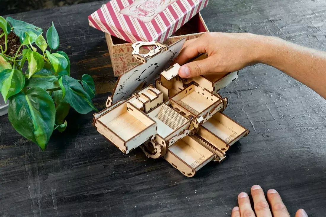 3D Puzzle UGears Antique Box Photo 23