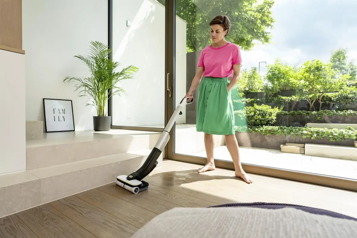 Karcher Hard Floor Cleaner FC 4-4 Battery Set 4B Duo Photo 3