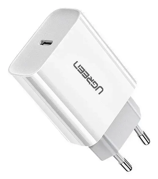 UGREEN CD137 Universal AC Fast Charger Photo 2