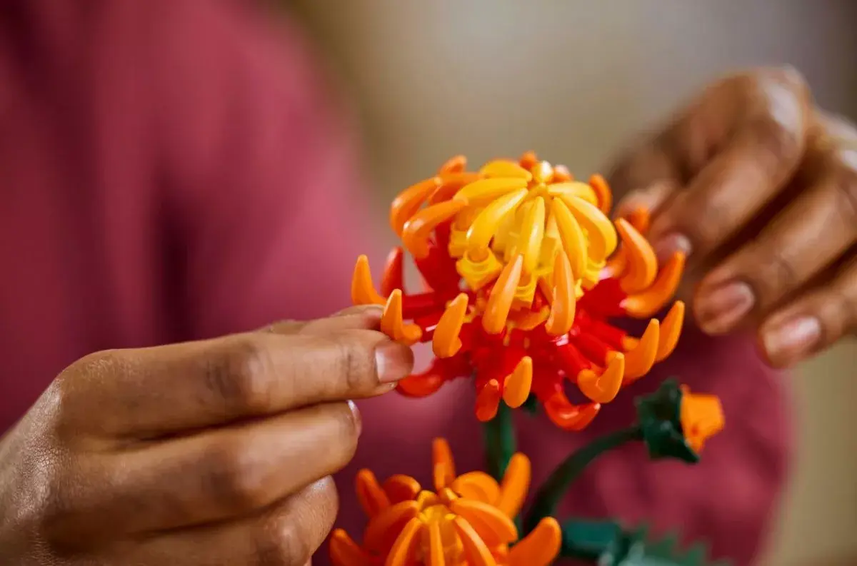 LEGO Botanical Collection Chrysanthemum 10368 Photo 7