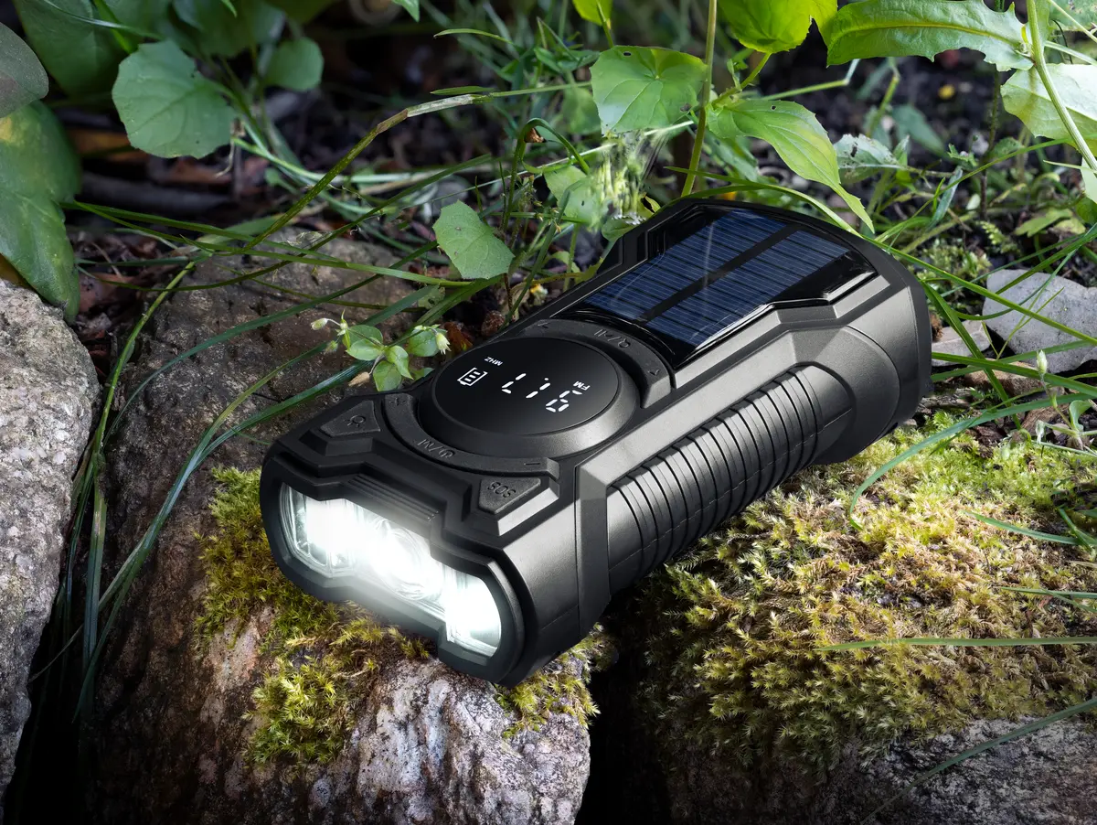 SANDBERG Survivor Radio All-in-1 5000 Portable Radio Photo 8