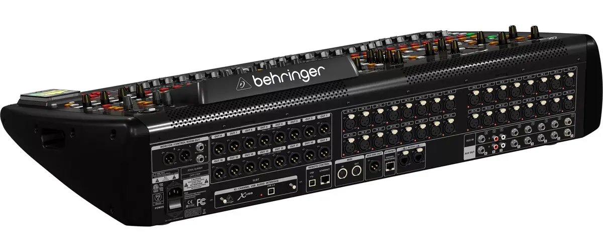 Behringer X32 audio mixer Photo 6