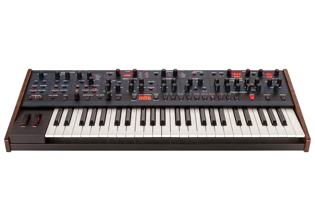 Sequential OB-6 аналоговый синтезатор 6 голосов Photo 3