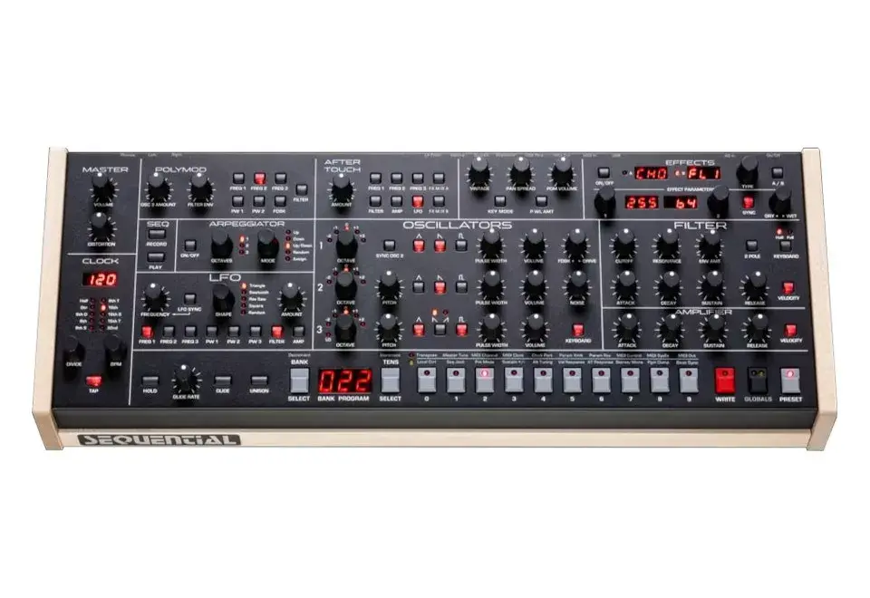 Sequential Trigon 6 Desktop analog polyphonic synthesizer Photo 3