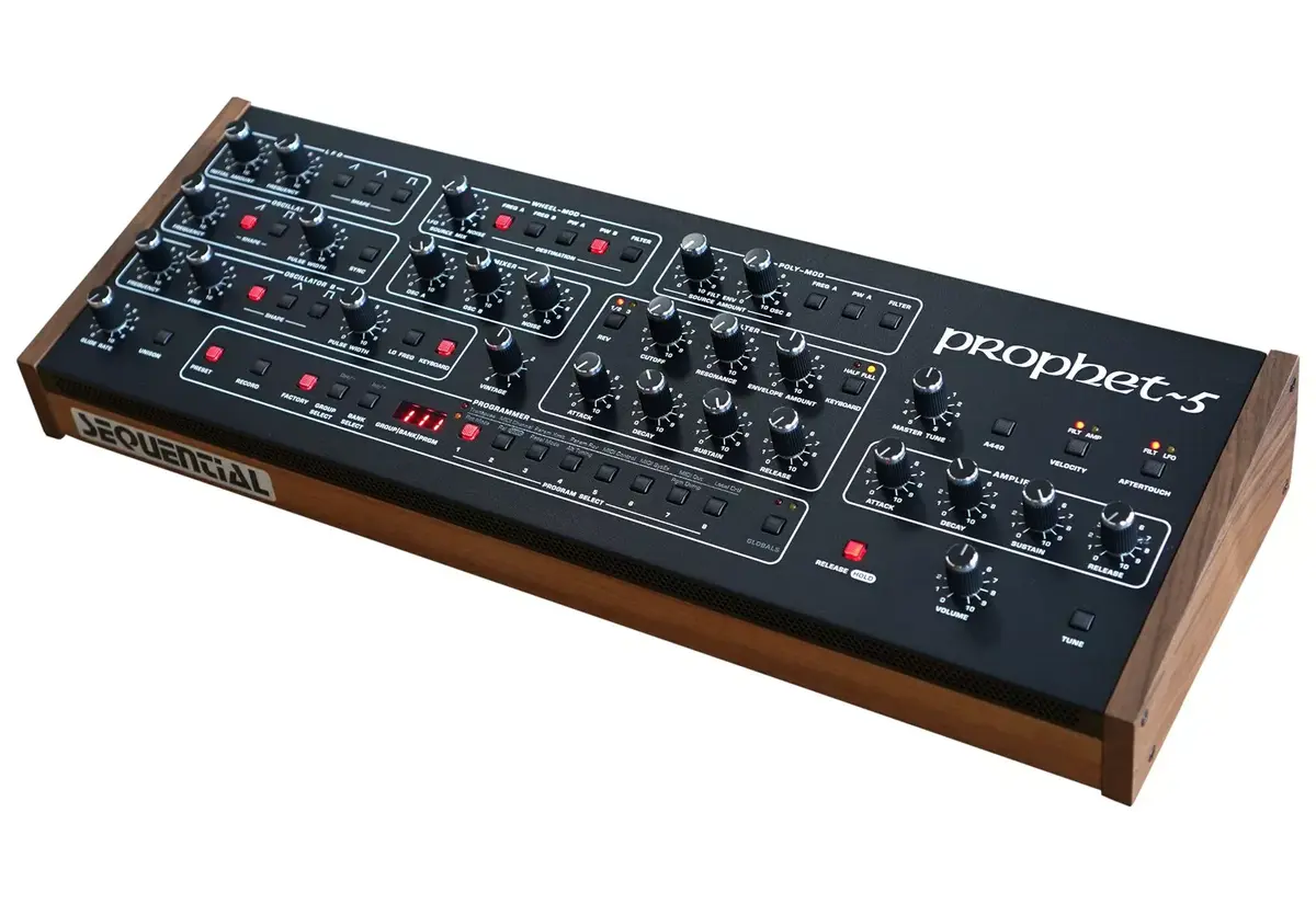 Sequential Prophet-5 SEQ 1100 настольный синтезатор Photo 4