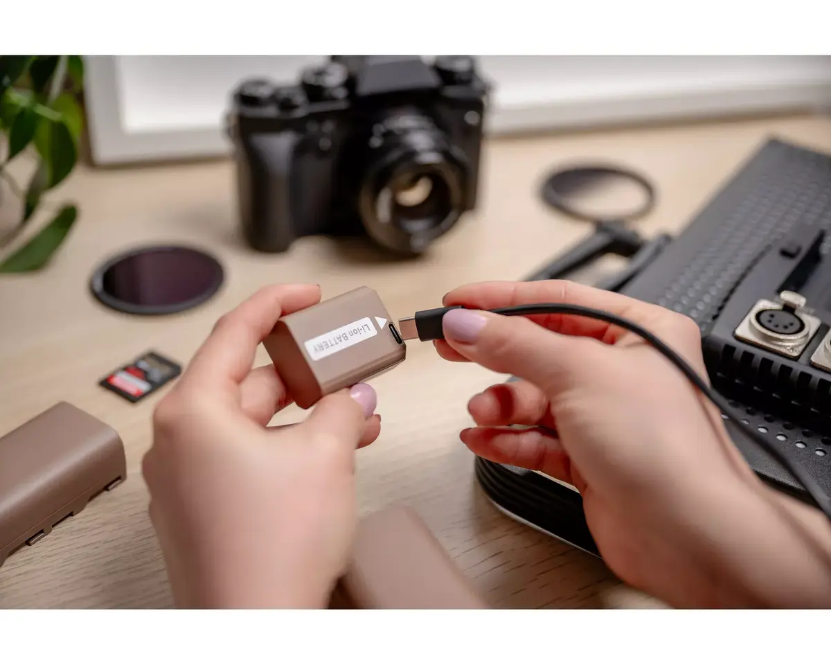 Батарея Newell NP-F770 USB-C 6600mAh Photo 7