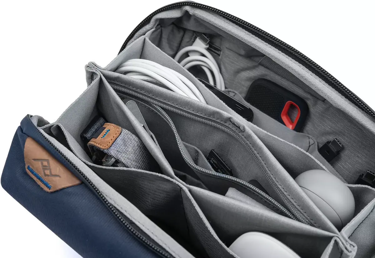 Peak Design BTP-MN-3 Travel Tech Pouch Photo 5