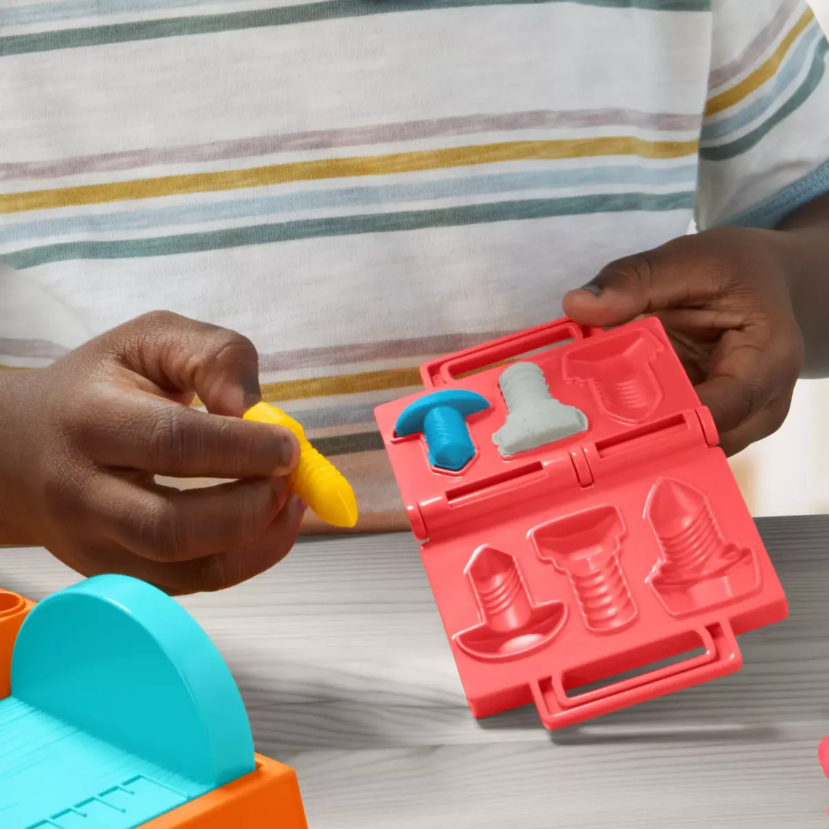 Верстак Play-Doh Stamp & Saw Tool Bench Photo 13