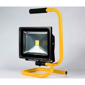 Portable LED Floodlight Volteno 30W, rechargeable/corded use, compact work light