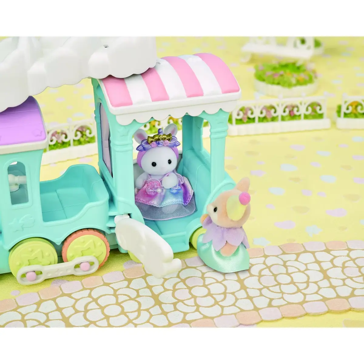 Sylvanian Families Floating Cloud Rainbow Train Photo 9