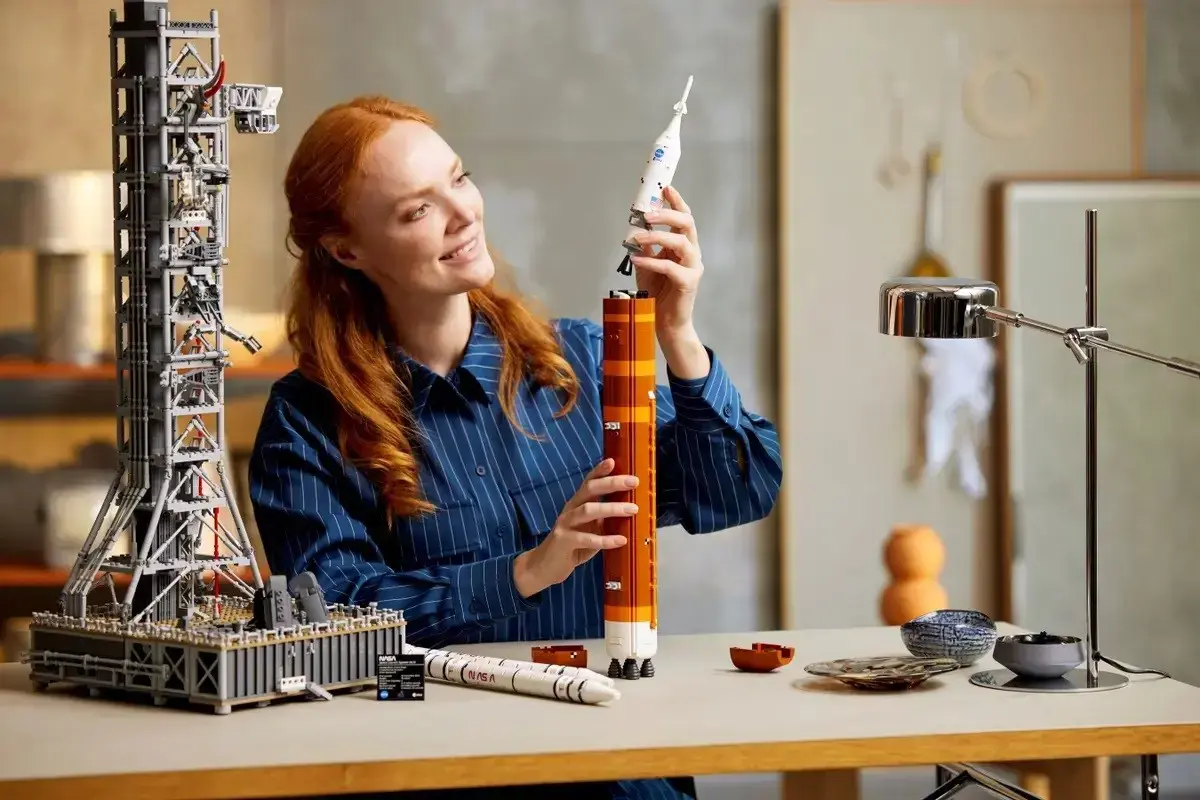 LEGO Icons 10341 NASA Artemis Space Launch System modelis Photo 10