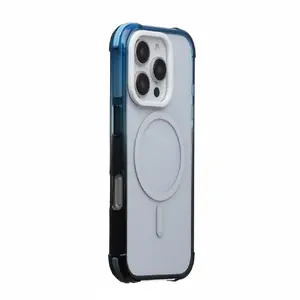 Защитный чехол Defender для Apple iPhone 16 Pro от Evelatus — градиент чёрно‑синий, совместим с MagSafe