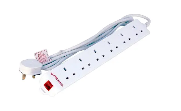 MicroConnect MC-UKSURGESTRIP6-5M strāvas pagarinātājs ar 6