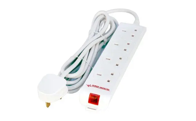 Microconnect MC-UKSURGESTRIP4-2M Strāvas pagarinātājs ar 4