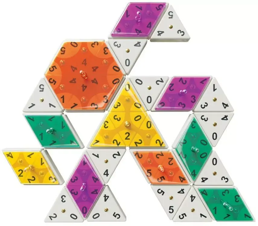 Goliath Game Triominos Conquest board game Photo 2