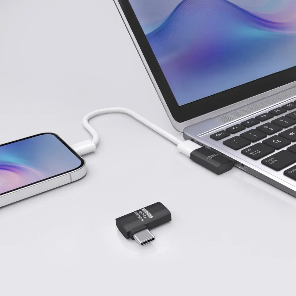 MicroConnect USB4-CCFA-240W USB-C Adapter Photo 2