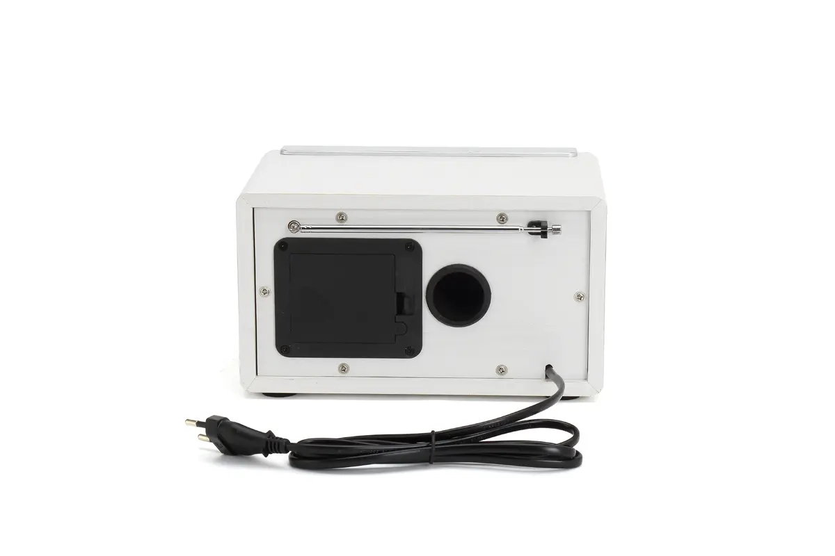 Denver TR-63W Analog Radio Photo 5