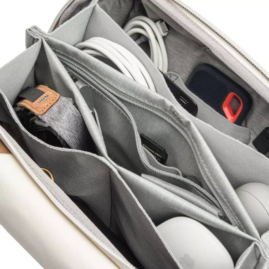 Compact travel tech pouch Peak Design BTP-BO-3 Photo 10