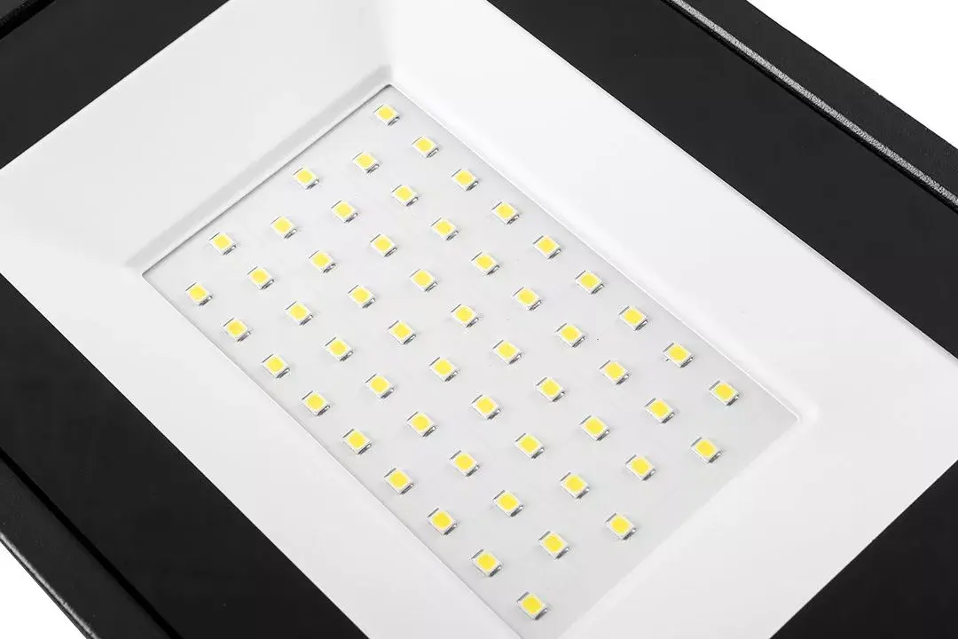 NEO tools 99-050 LED spotlight Photo 2