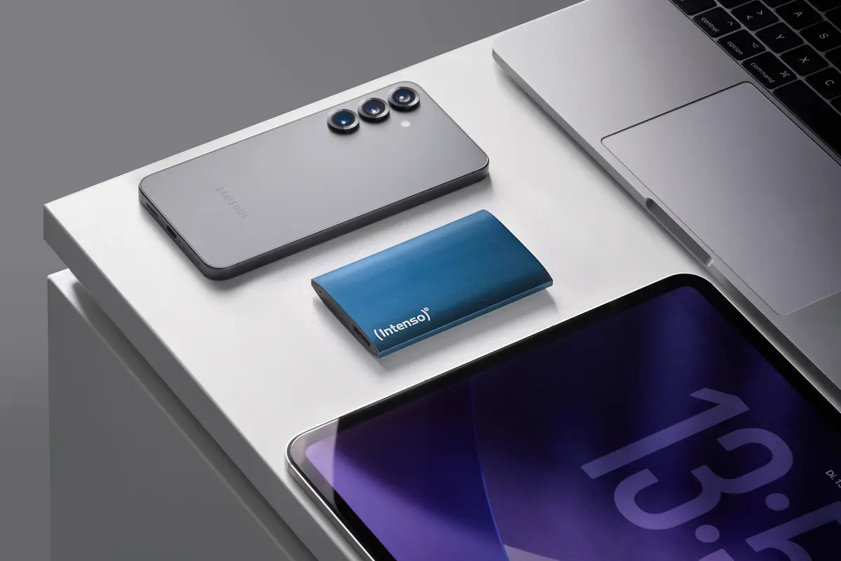 Intenso Premium Edition 2 TB External SSD Blue Photo 5